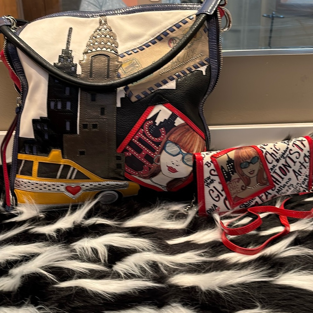 Brighton fashionista purse New York airmail taxi